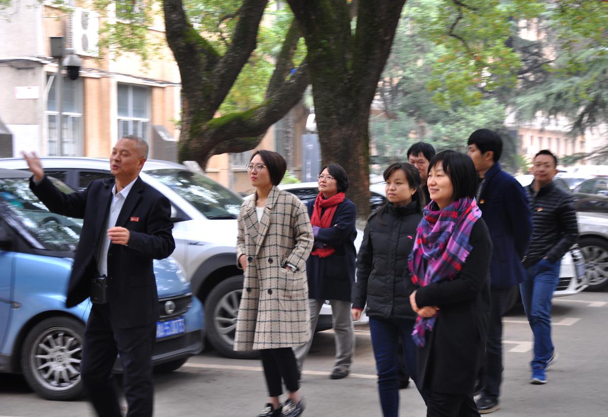 人事人才党支部移动党课深入学习党的十九大精神.jpg
